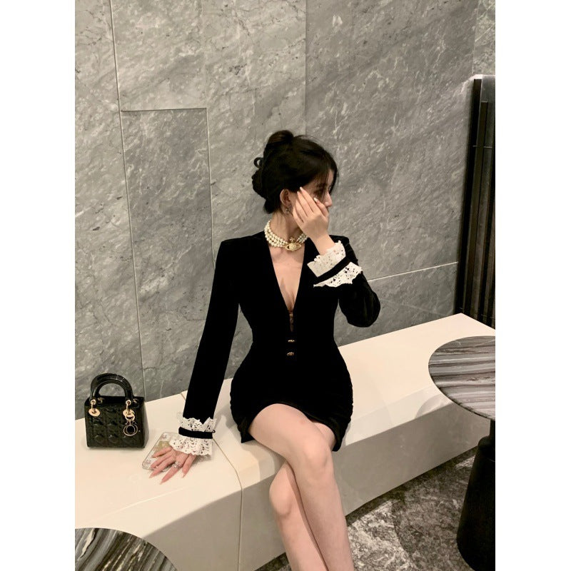 Elegant Golden Velvet V-neck Long-Sleeved Dress Women's Autumn Winter High Waist A-Line Skirt Dress Solid Color Splicing